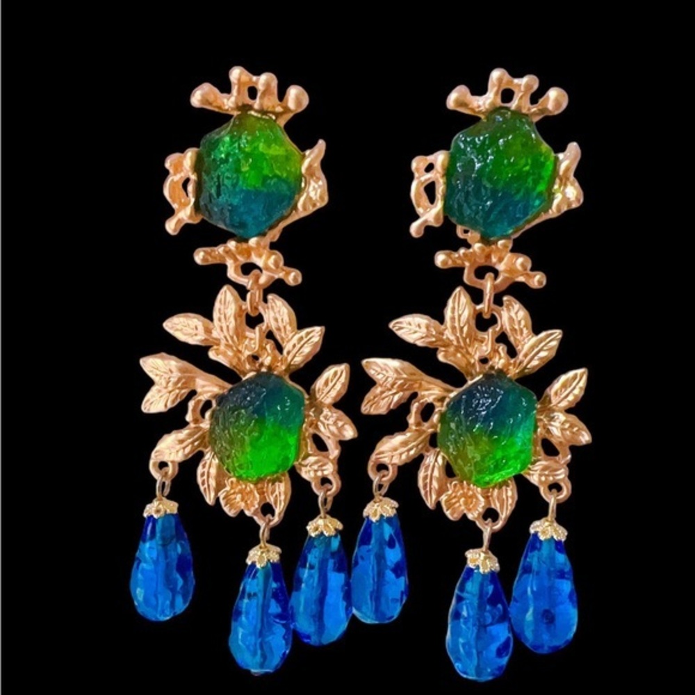 - Clip-on 18K GP  High end  France 🇫🇷 Colored glaze Vintage engaged earrings